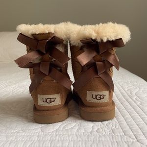 Toddler Girl Size 8 Bailey Bow Uggs